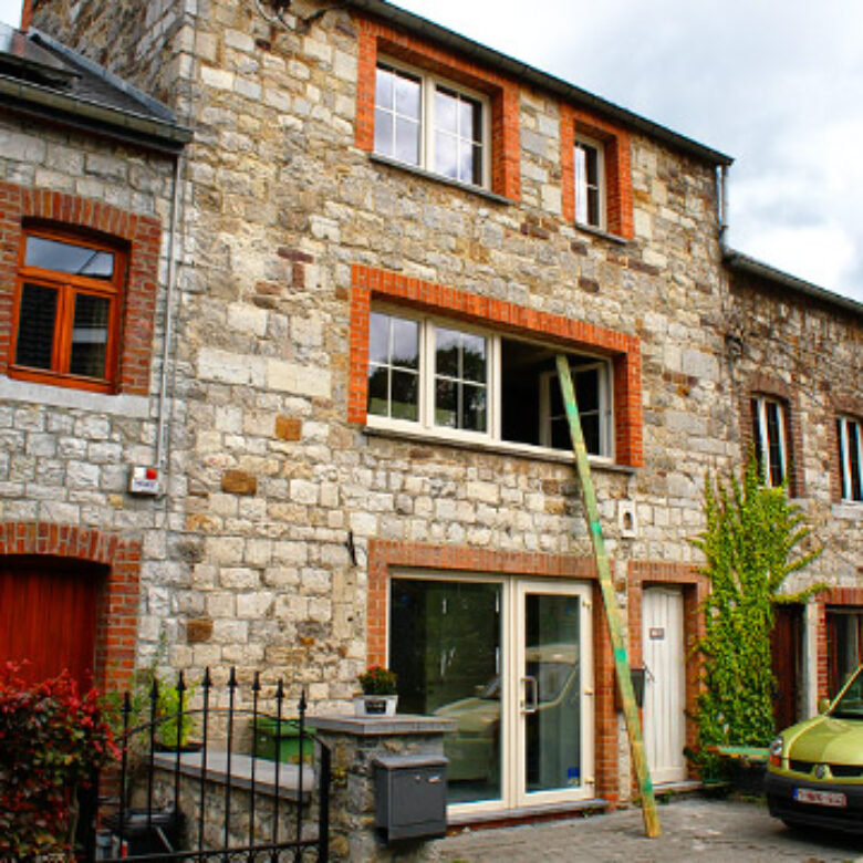 Gros oeuvre et carrelage dans une maison unifamiliale